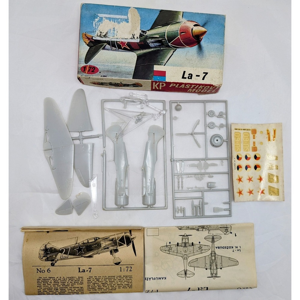 Vintage KP Lavockin La-7 Military Airplane Plastikovy Model Kit 1-72 Scale